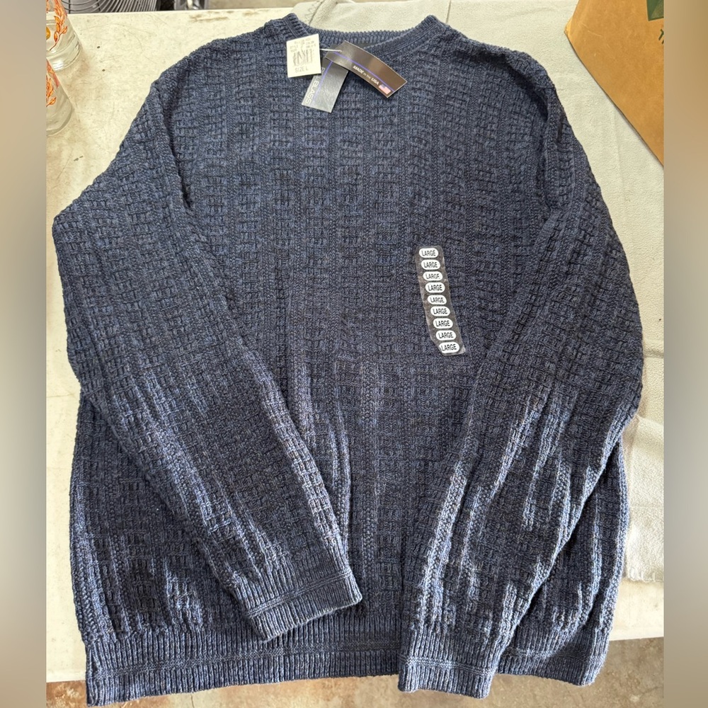 Bill Blass Textured Navy Crewneck Sweater